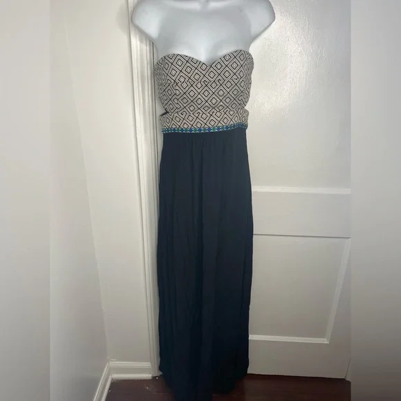 Lovers + Friends Black and White Chevron Design - Picture 2 of 10